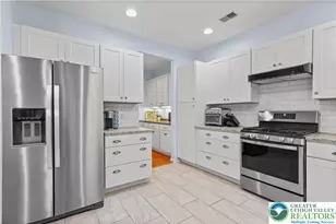 60 Glenmoor Cir N, Palmer Twp, PA 18045 - Photo 11