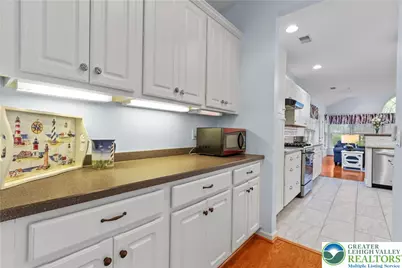 60 Glenmoor Circle N, Palmer Twp, PA 18045 - Photo 13