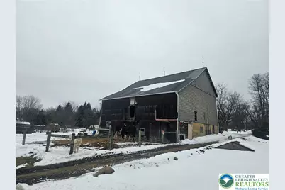 4586 W Mountain View Drive, Lehigh Township, PA 18088 - Photo 7