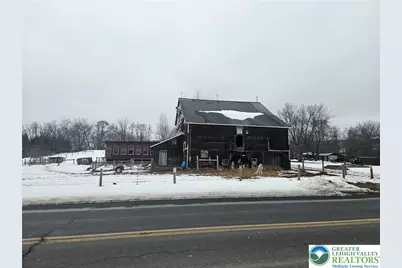 4586 W Mountain View Drive, Lehigh Township, PA 18088 - Photo 13