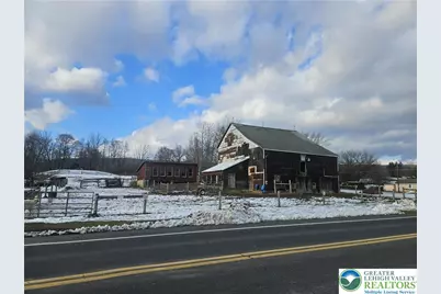 4586 W Mountain View Drive, Lehigh Township, PA 18088 - Photo 5