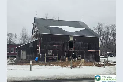 4586 W Mountain View Drive, Lehigh Township, PA 18088 - Photo 11