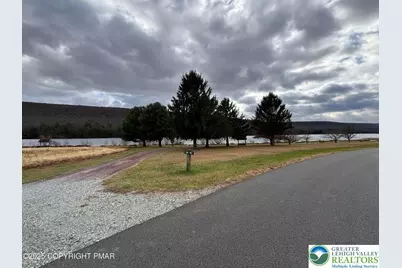 419 E White Bear Drive, Summit Hill Boro, PA 18250 - Photo 5