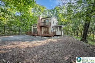 114 Brentwood Dr, Bushkill, PA 18324 - Photo 1