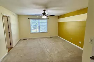 306 Milkweed Dr, Upper Macungie Township, PA 18104 - Photo 11