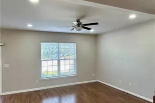 306 Milkweed Dr, Upper Macungie Township, PA 18104 - Photo 3