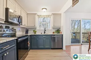 102 Longshore Cir, Smithfield Twp, PA 18302 - Photo 15