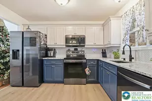 102 Longshore Cir, Smithfield Twp, PA 18302 - Photo 13