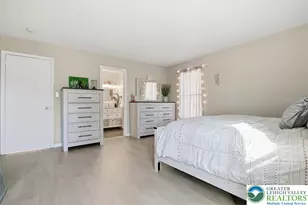 102 Longshore Cir, Smithfield Twp, PA 18302 - Photo 25