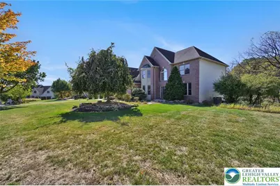 6718 Overlook Court, Upper Macungie Township, PA 18106 - Photo 5