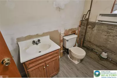 305 Carbon Street, Palmer Twp, PA 18045 - Photo 33