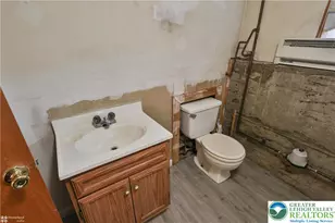 305 Carbon St, Palmer Twp, PA 18045 - Photo 33