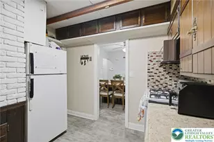 1950 Oxford Dr, Allentown City, PA 18103 - Photo 17