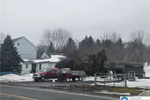 4586 W Mountain View Dr, Lehigh Township, PA 18088 - Photo 15