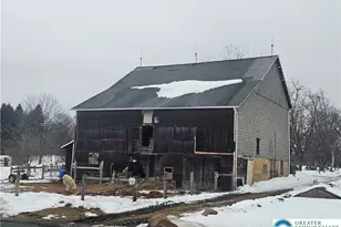 4586 W Mountain View Dr, Lehigh Township, PA 18088 - Photo 9