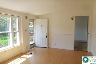 15 Canterbury Ct, Forks Twp, PA 18040 - Photo 5