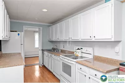 49 Seyfried Avenue, Upper Nazareth Twp, PA 18064 - Photo 9