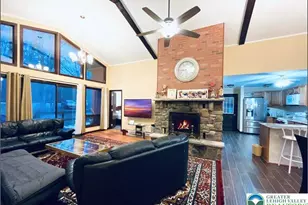 149 Livingston Ln, Clifton Twp, PA 18424 - Photo 3