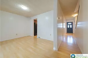 7528 Buttercup Rd, Lower Macungie Twp, PA 18062 - Photo 13