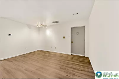 1575 Creekside Road #A2, Whitehall Twp, PA 18052 - Photo 7