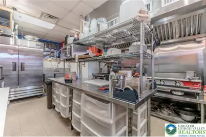 6 S Broad Street, Nazareth Boro, PA 18064 - Photo 15