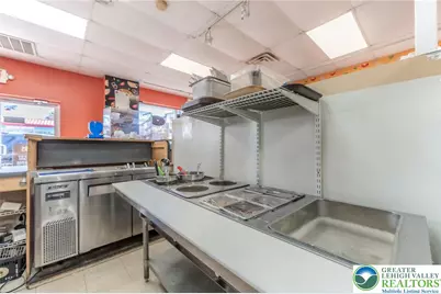 6 S Broad Street, Nazareth Boro, PA 18064 - Photo 13