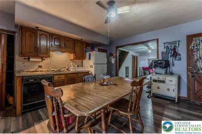 221 E Bertsch Street, Lansford Boro, PA 18232 - Photo 9