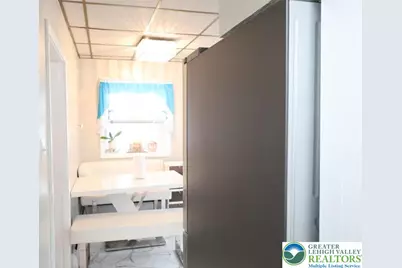 1106 E Bellevue Avenue, Laureldale Borough, PA 19605 - Photo 9