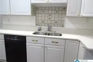 2028 Ealer Ave, Wilson, PA 18042 - Photo 15