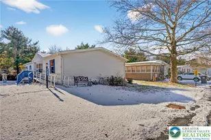 188 Greenbriar Dr, East Allen Township, PA 18014 - Photo 3