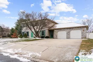 5770 Fresh Meadow Dr, Lower Macungie Twp, PA 18062 - Photo 3