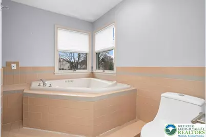 5770 Fresh Meadow Drive, Lower Macungie Twp, PA 18062 - Photo 9