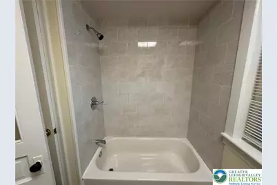 926 Broadway, Fountain Hill, PA 18015 - Photo 9