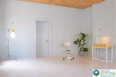 1122 W Hamilton Street #A, Allentown, PA 18101 - Photo 5