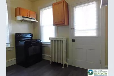 300 S 9th Street #2/upstairs, Lehighton Boro, PA 18235 - Photo 5