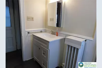 300 S 9th Street #2/upstairs, Lehighton Boro, PA 18235 - Photo 17