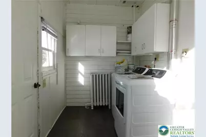 300 S 9th Street #2/upstairs, Lehighton Boro, PA 18235 - Photo 3