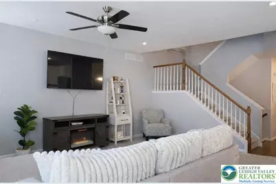 560 Gray Feather Way, Upper Macungie Township, PA 18104 - Photo 7