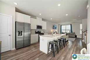 4910 Brookside Ct, Coopersburg Boro, PA 18036 - Photo 9