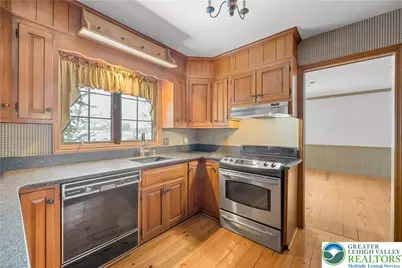 904 Parkway Road, South Whitehall Twp, PA 18104 - Photo 11