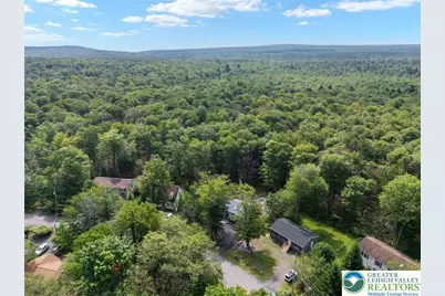 1533 Black Birch Way, Coolbaugh Twp, PA 18466 - Photo 9