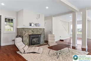 521 Greenview Dr, Hamilton Twp, PA 18353 - Photo 7