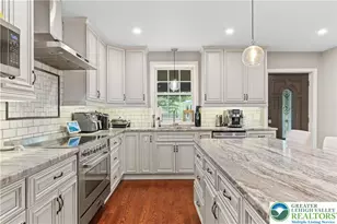 521 Greenview Dr, Hamilton Twp, PA 18353 - Photo 5