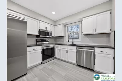 328 41st Street, South Whitehall Twp, PA 18104 - Photo 3