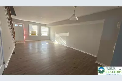 17 Fort Lee Court, Forks Twp, PA 18040 - Photo 3