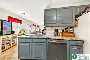 124 Garibaldi Ave, Roseto Boro, PA 18013 - Photo 13