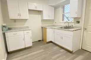 215 E Cherry St, Shenandoah Boro, PA 17976 - Photo 7