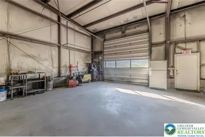 102 E Moorestown Road, Bushkill Twp, PA 18091 - Photo 5