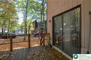 782 Clubhouse Dr, Middle Smithfield, PA 18302 - Photo 3