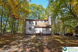 782 Clubhouse Dr, Middle Smithfield, PA 18302 - Photo 1